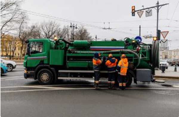 Những lưu ý khi lựa chọn dịch vụ hút bể phốt công nghệ chân không